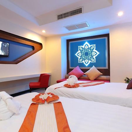 The Royal Palm Beach Front Patong Luaran gambar