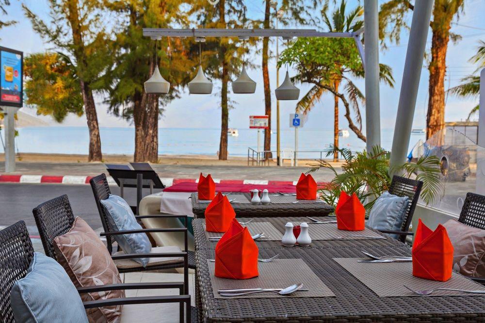 The Royal Palm Beach Front Patong Luaran gambar
