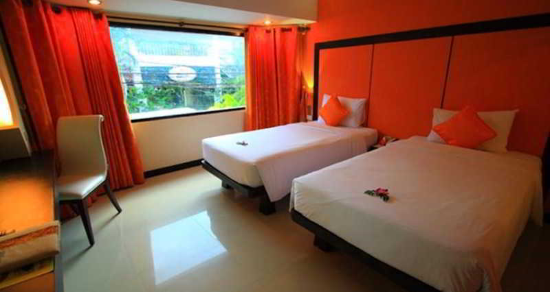 The Royal Palm Beach Front Patong Luaran gambar