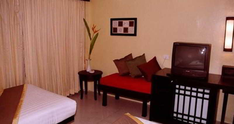 The Royal Palm Beach Front Patong Luaran gambar