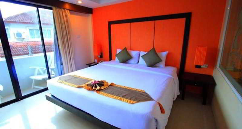 The Royal Palm Beach Front Patong Luaran gambar