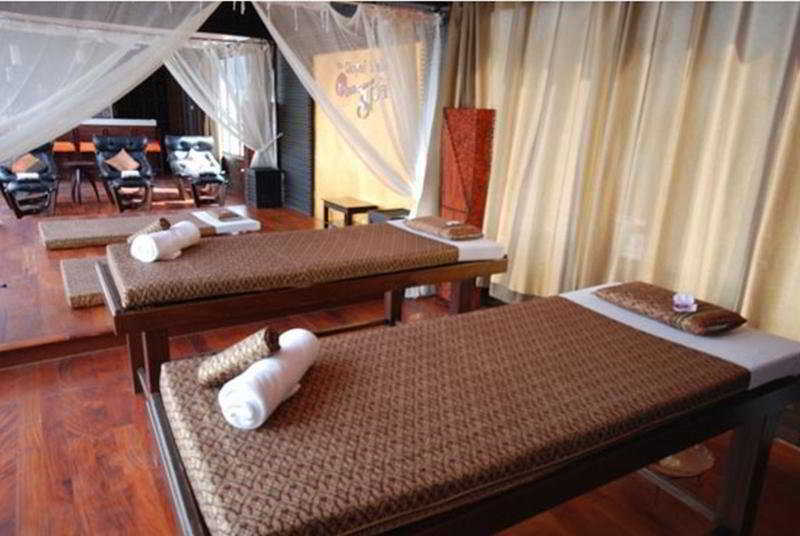 The Royal Palm Beach Front Patong Luaran gambar