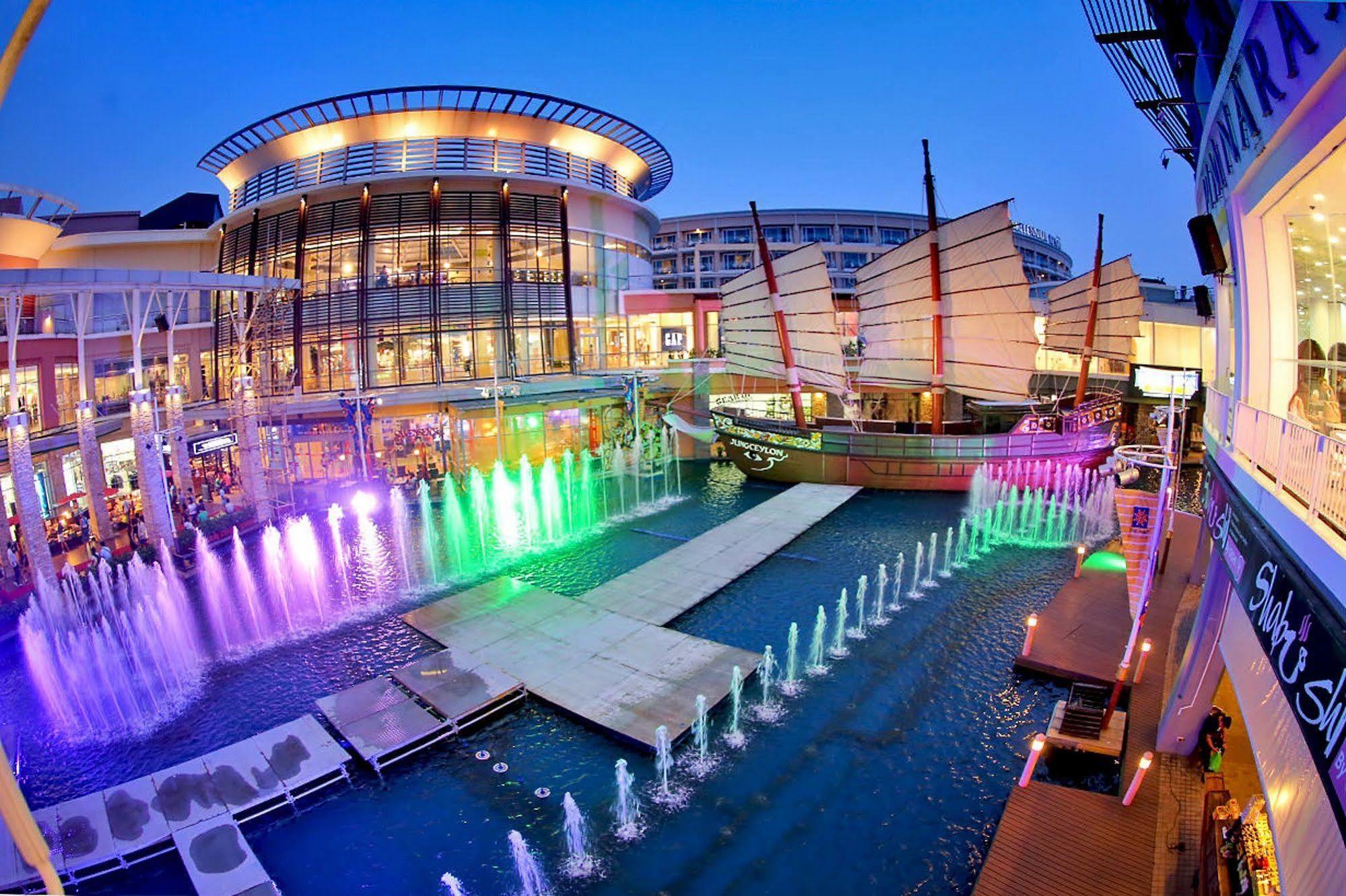 The Royal Palm Beach Front Patong Luaran gambar