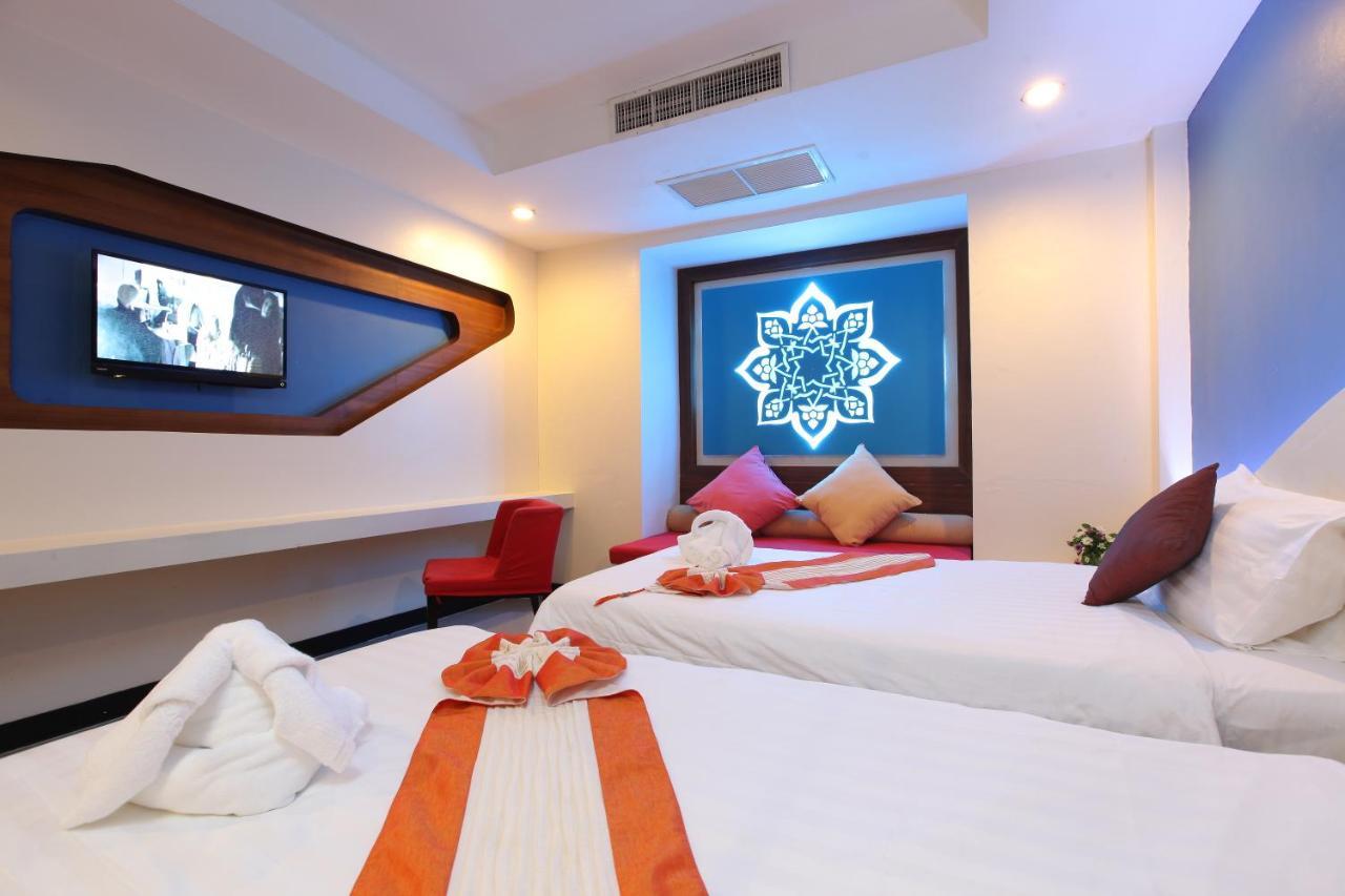 The Royal Palm Beach Front Patong Luaran gambar