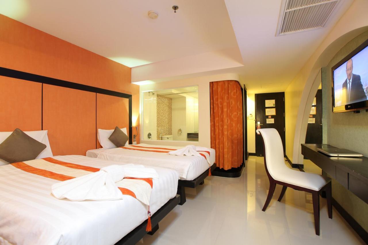 The Royal Palm Beach Front Patong Luaran gambar