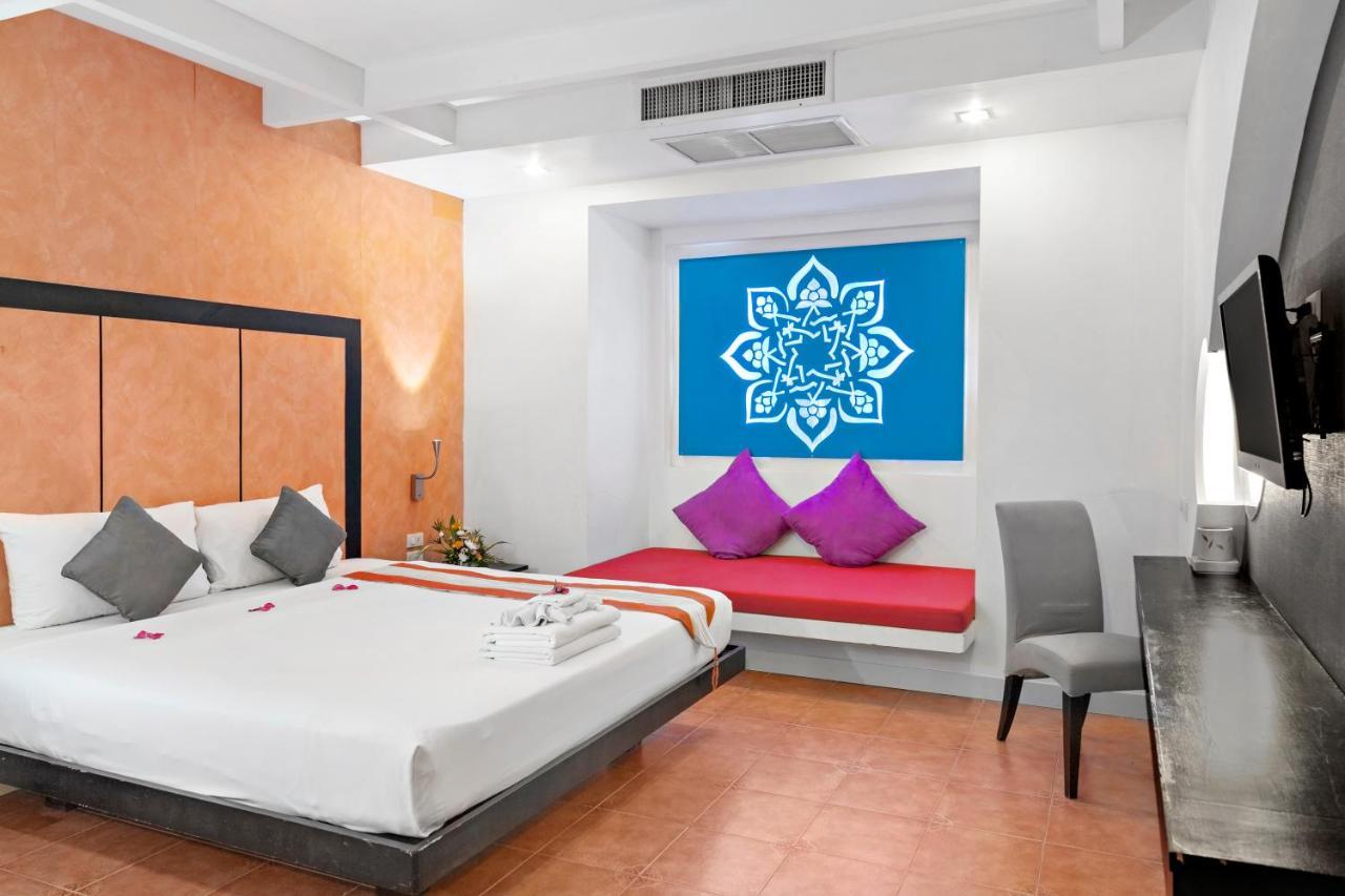 The Royal Palm Beach Front Patong Luaran gambar
