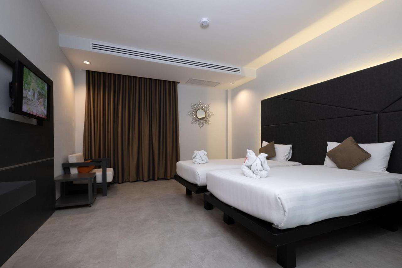 The Royal Palm Beach Front Patong Luaran gambar