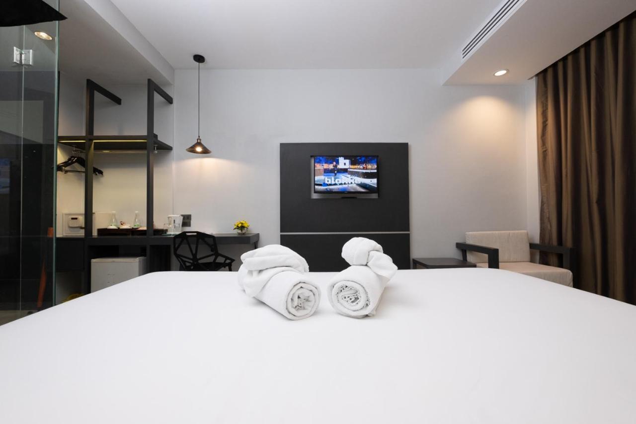 The Royal Palm Beach Front Patong Luaran gambar