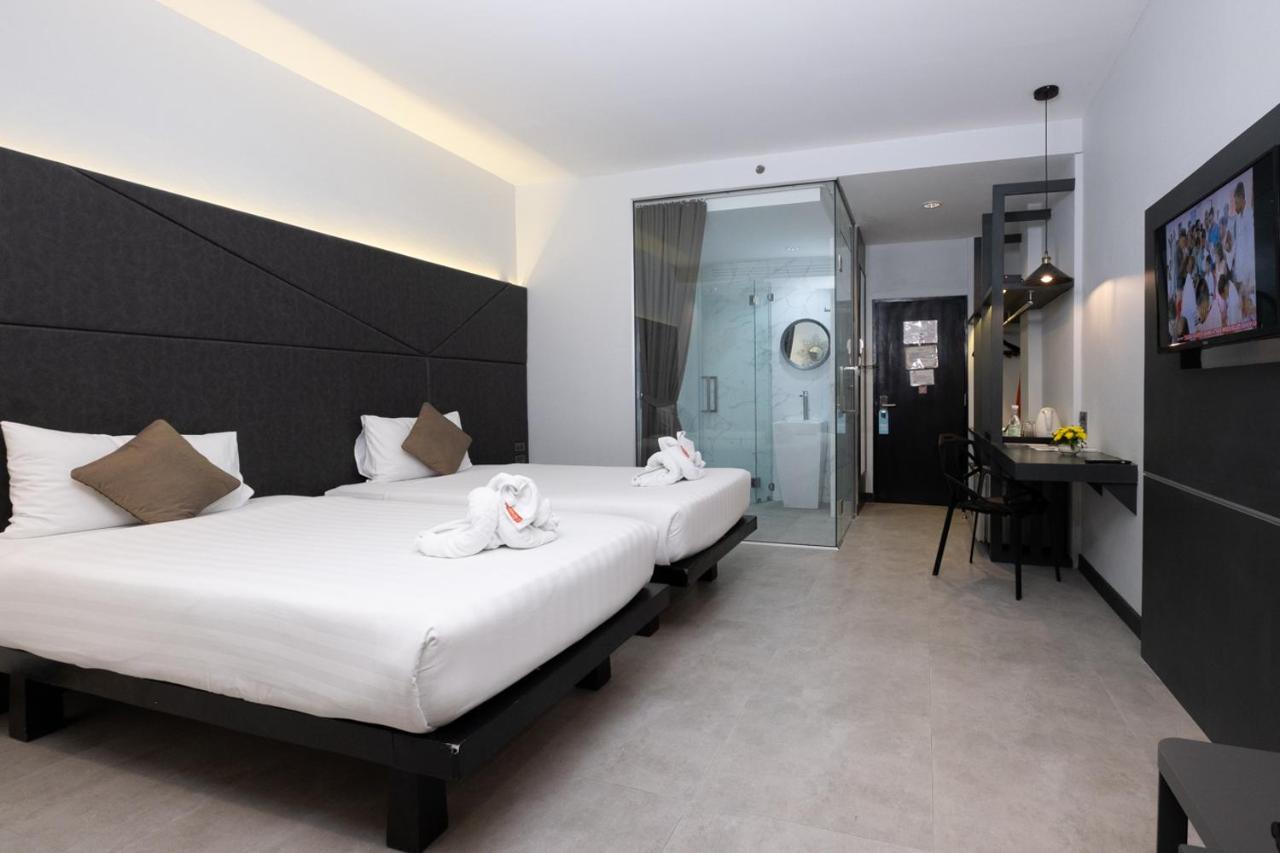 The Royal Palm Beach Front Patong Luaran gambar