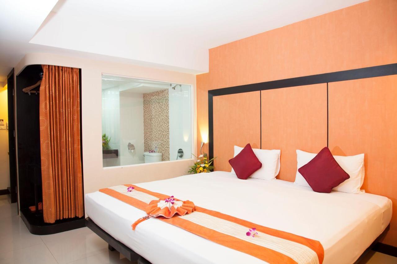 The Royal Palm Beach Front Patong Luaran gambar