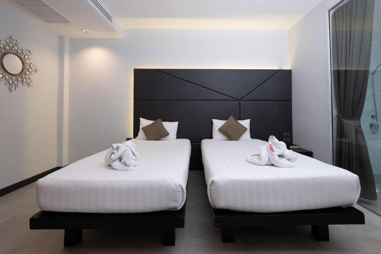 The Royal Palm Beach Front Patong Luaran gambar