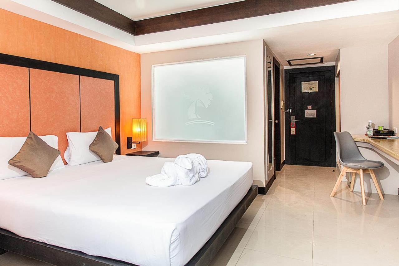 The Royal Palm Beach Front Patong Luaran gambar