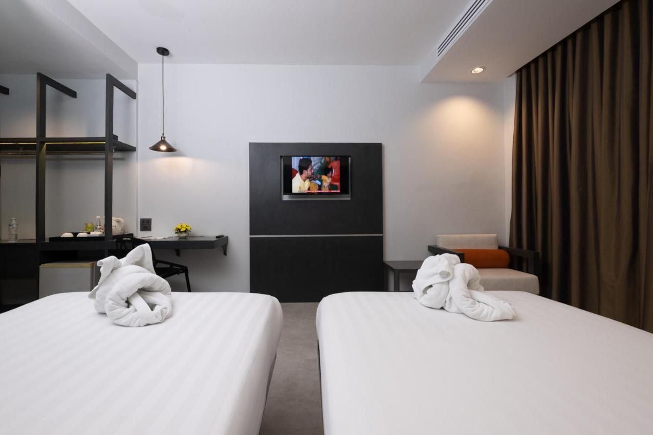 The Royal Palm Beach Front Patong Luaran gambar