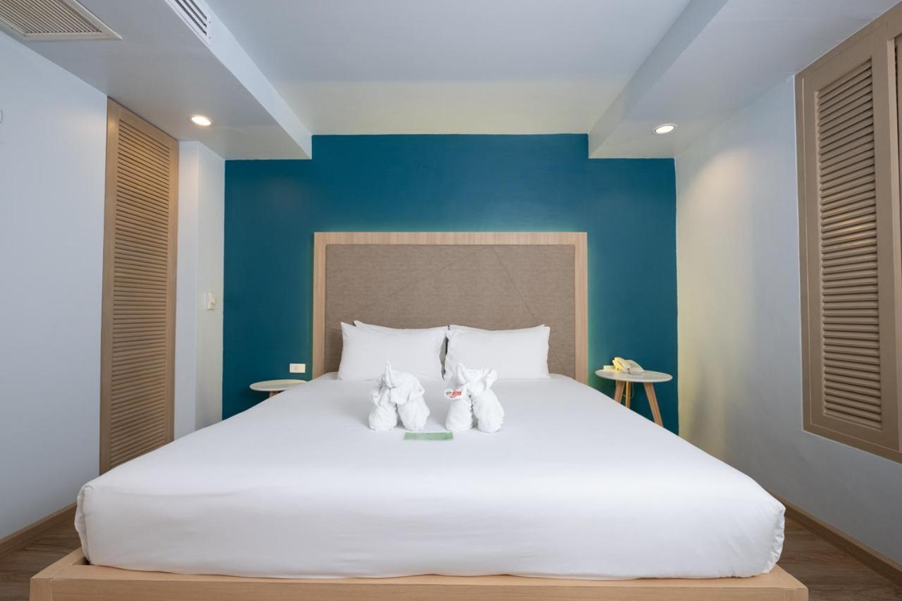 The Royal Palm Beach Front Patong Luaran gambar