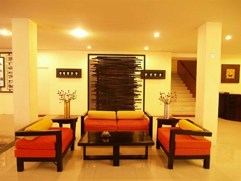 The Royal Palm Beach Front Patong Luaran gambar