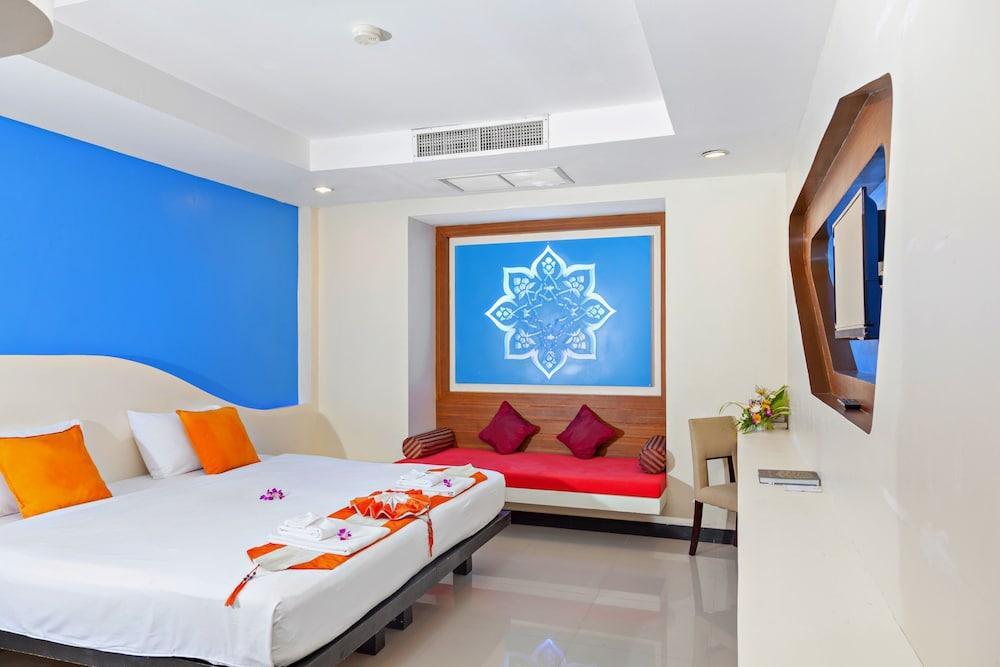 The Royal Palm Beach Front Patong Luaran gambar