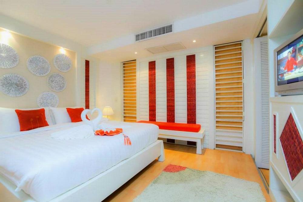 The Royal Palm Beach Front Patong Luaran gambar